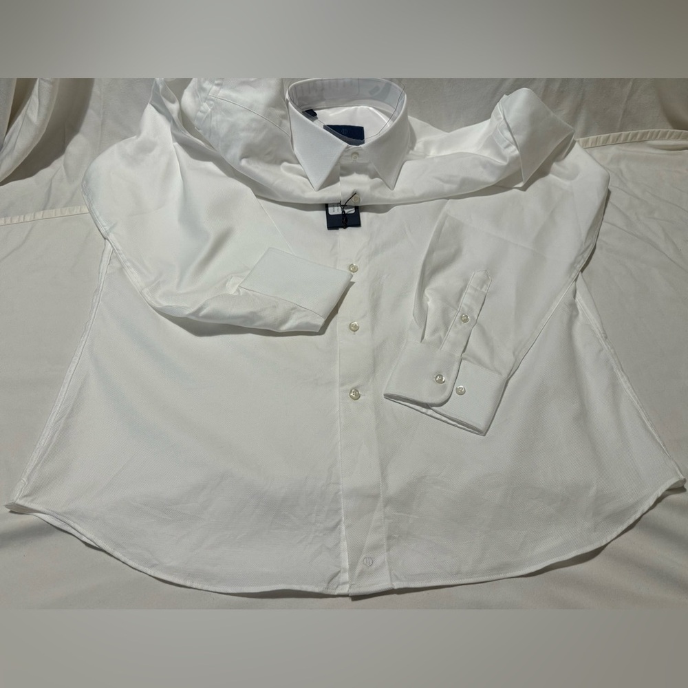 David Donahue White Dress Shirt. 34/35 Sleeves. 17.5 Neck. Trim Fit. - Picture 6 of 12